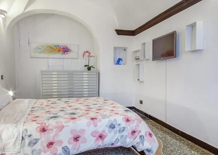 1 Bedroom Stunning In 아파트