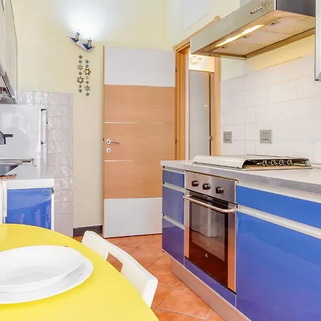 Apartment Cozy In With Kitchen Genoa